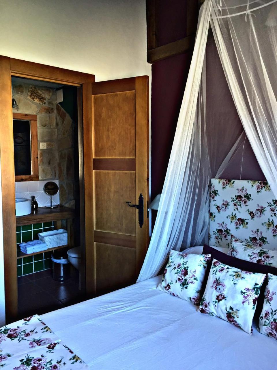 El Corral De Concejo Guest House Horcajuelo de la Sierra Екстериор снимка