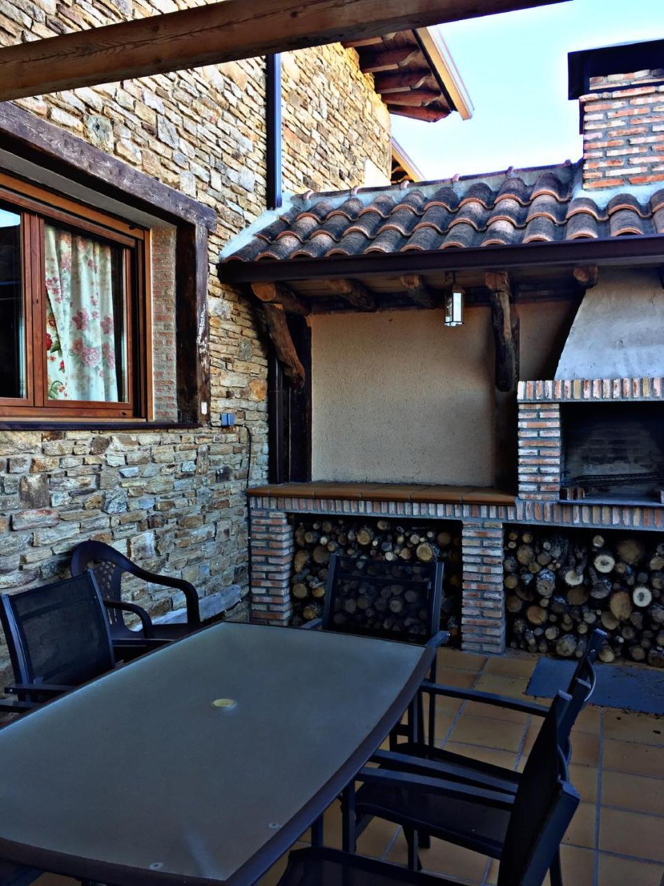 El Corral De Concejo Guest House Horcajuelo de la Sierra Екстериор снимка